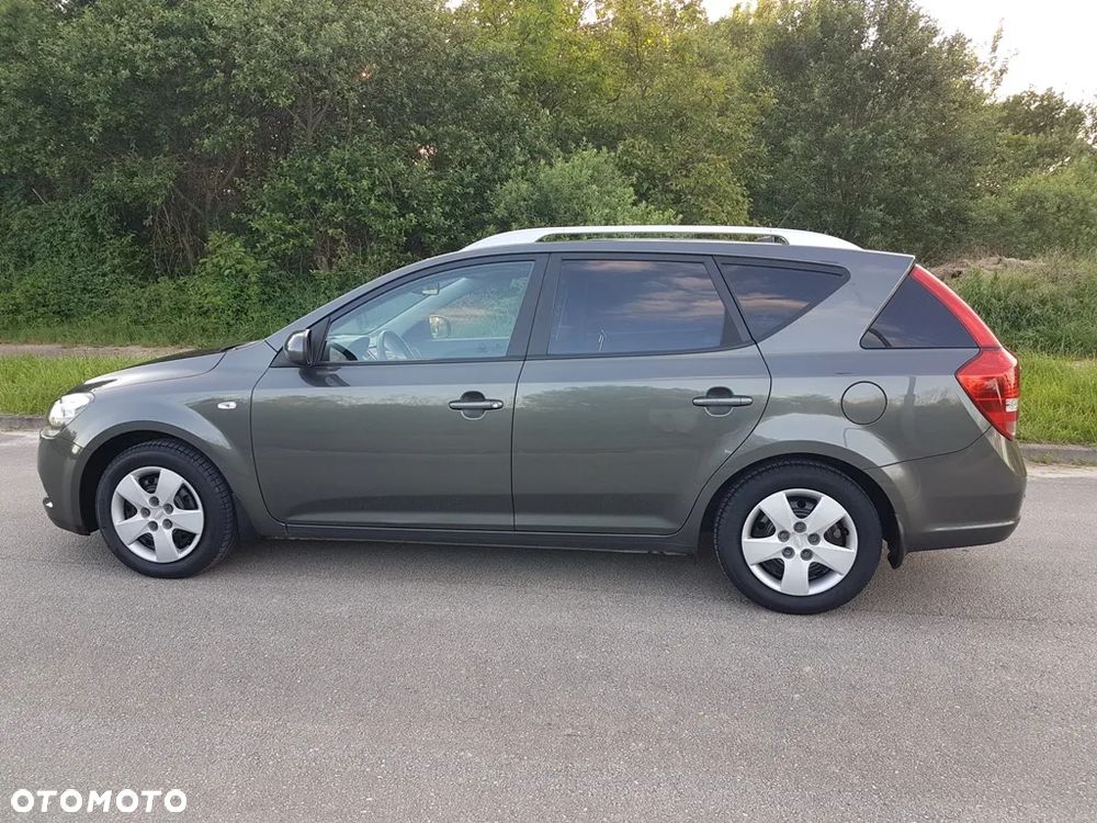 Kia Ceed 1.4 CVVT Dream-Team Edition - 13