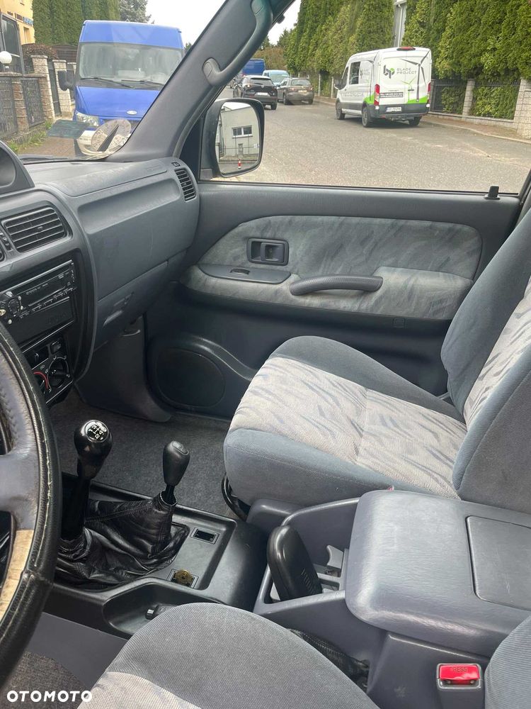 Toyota Land Cruiser - 4