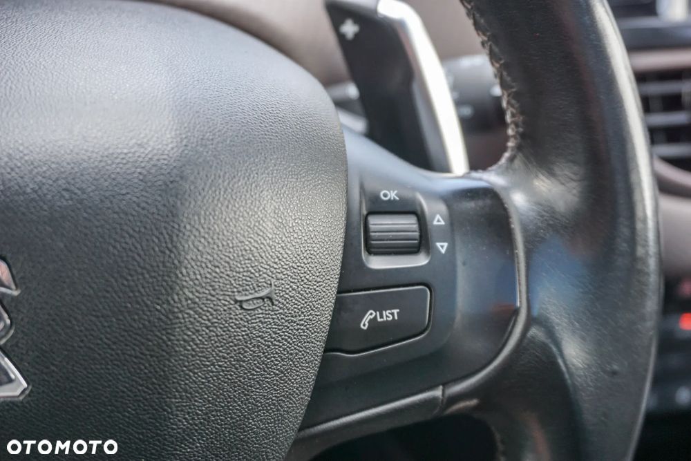 Peugeot 2008 e-HDi FAP 92 ETG6 STOP & START Allure - 13