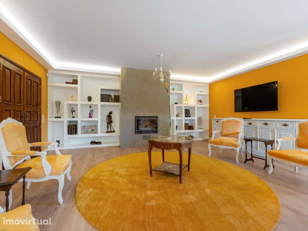 Moradia Isolada com 3 pisos, piscina, court de ténis - Grande imagem: 4/31