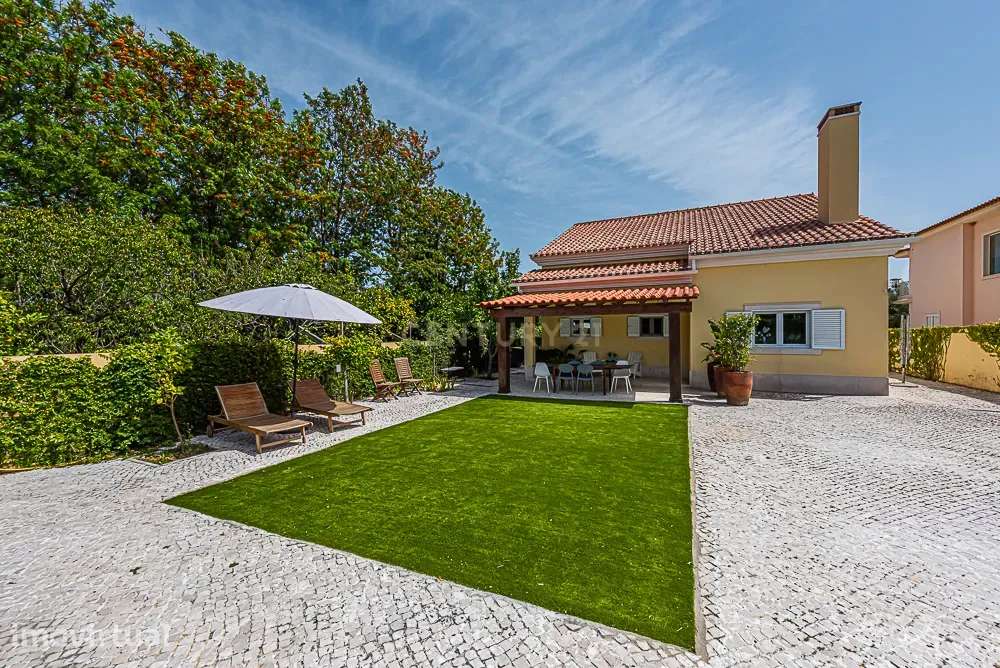 Moradia Isolada com Piscina e Garagem em Azeitão 670m2 - Grande imagem: 3/47