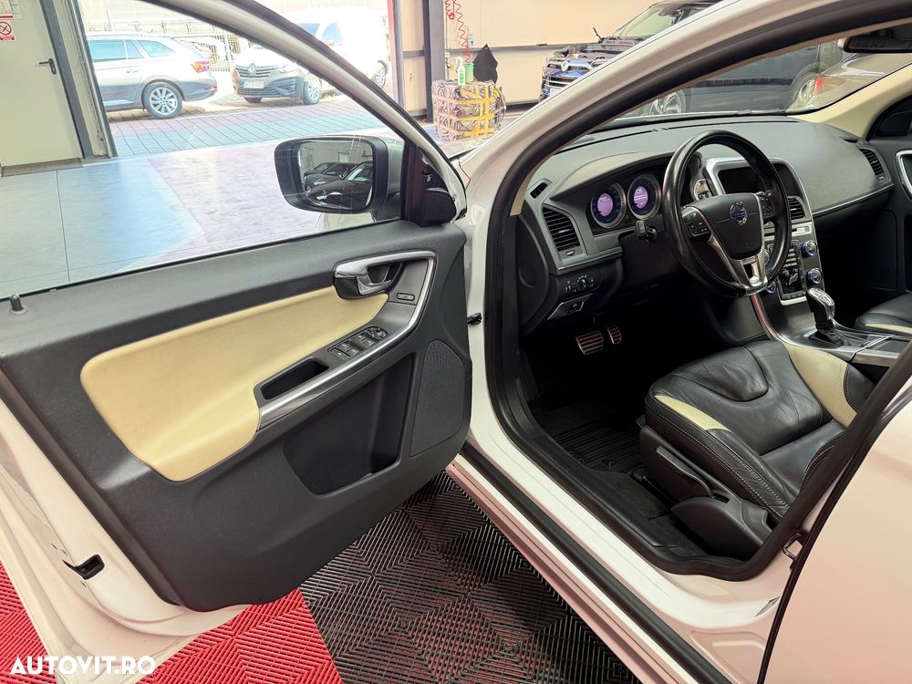 Volvo XC 60 D5 AWD Aut. RDesign - 9