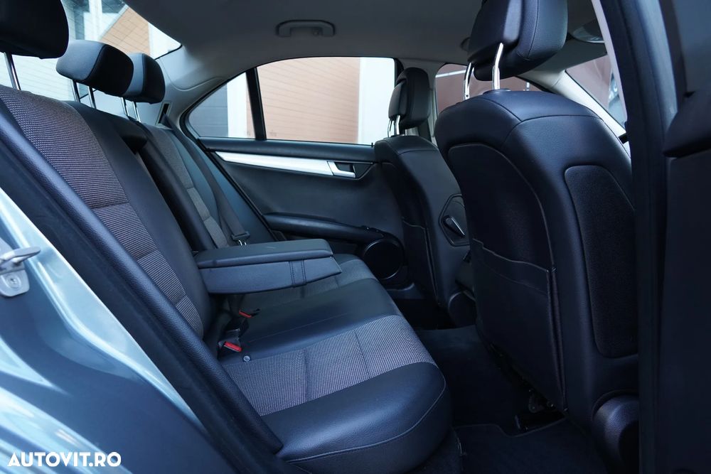 Mercedes-Benz C 220 CDI DPF (BlueEFFICIENCY) 7G-TRONIC Avantgarde - 8
