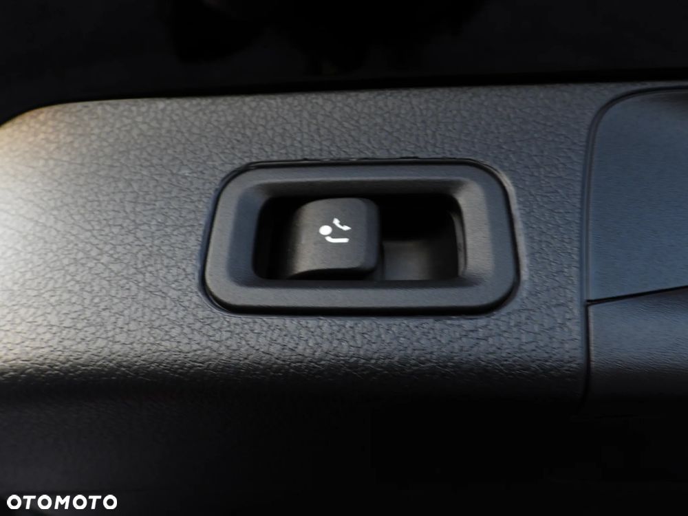 Mercedes-Benz GLB 220 d 4Matic 8G-DCT Progressive - 31