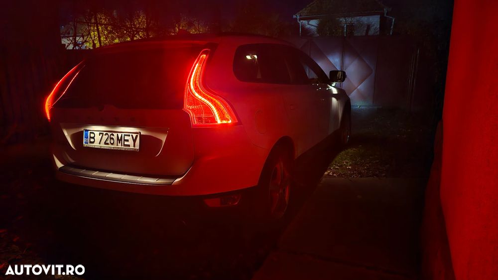 Volvo XC 60 D5 AWD Geartronic Momentum - 37