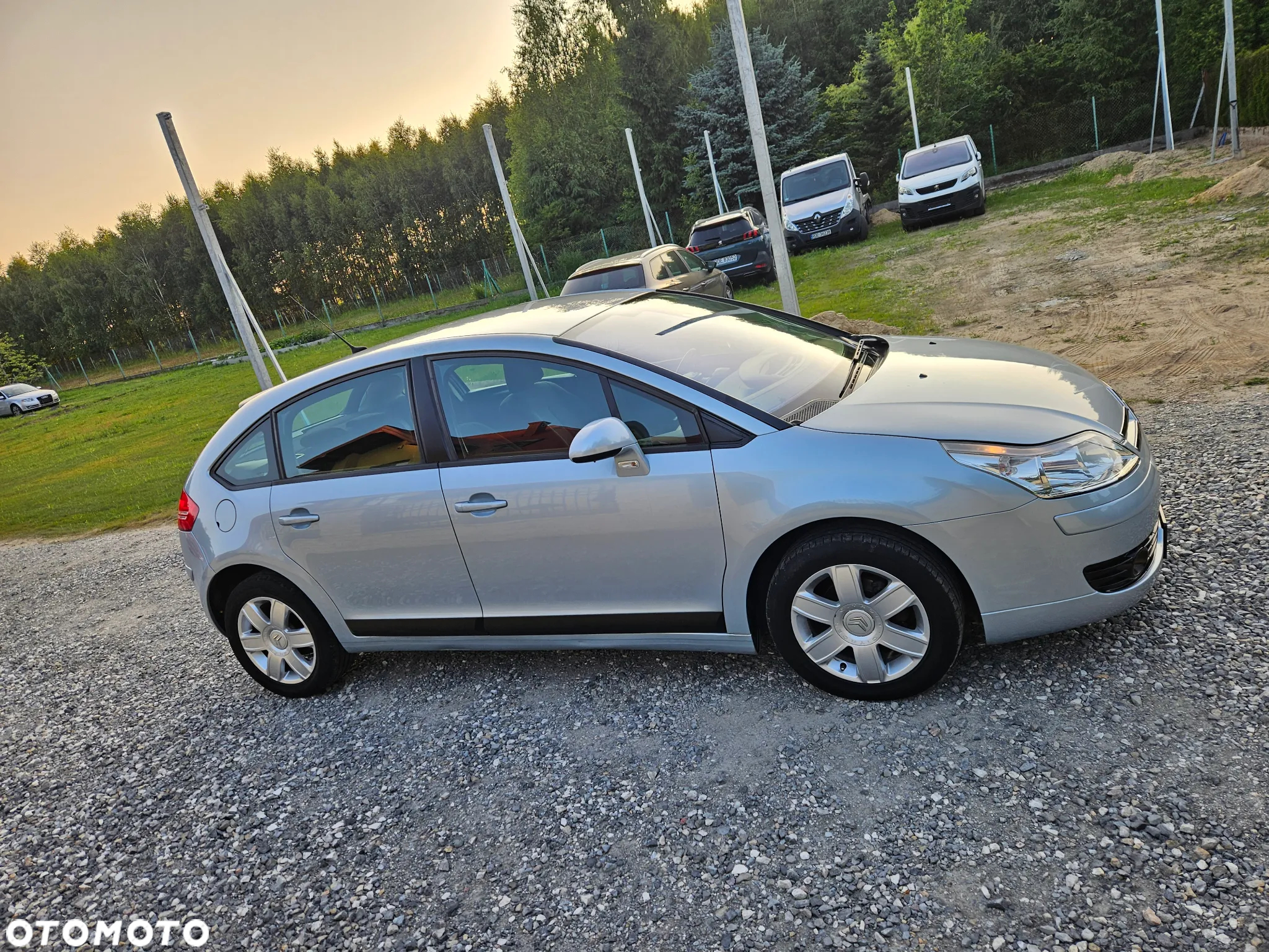 Citroën C4 1.6 16V Confort - 5