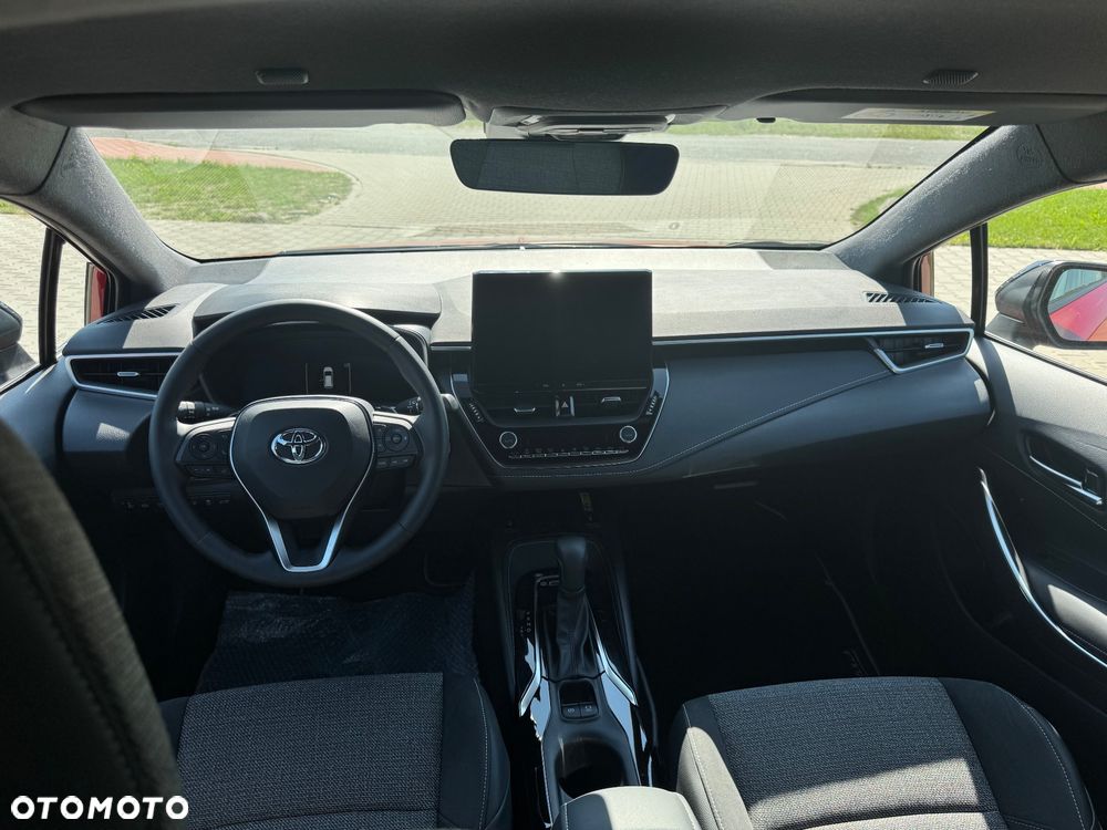 Toyota Corolla 2.0 Hybrid Executive - 11