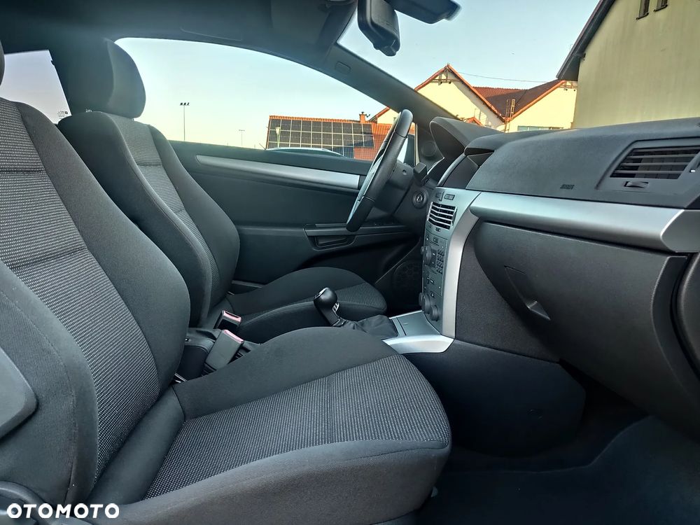 Opel Astra GTC 1.6 Turbo Sport - 10