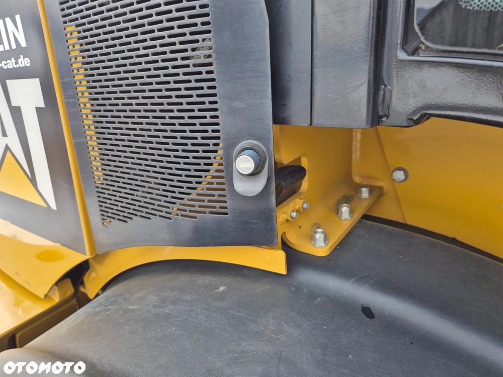 Caterpillar 908M CAT 906 JAK NOWA 1200h rok 2022 - 17