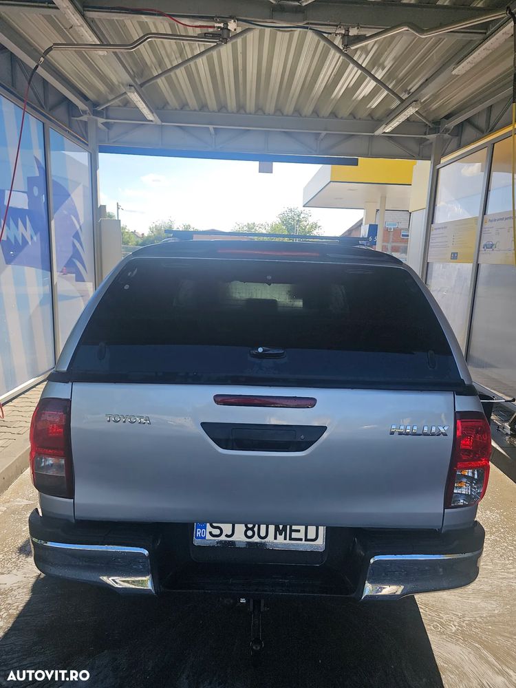 Toyota Hilux 4x4 Double Cab M/T Style - 4