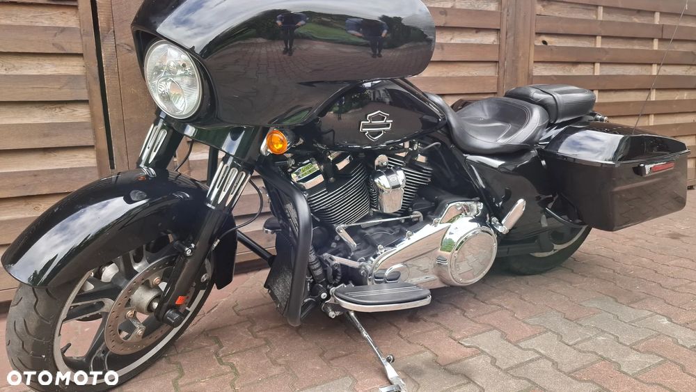 Harley-Davidson Touring Street Glide - 19