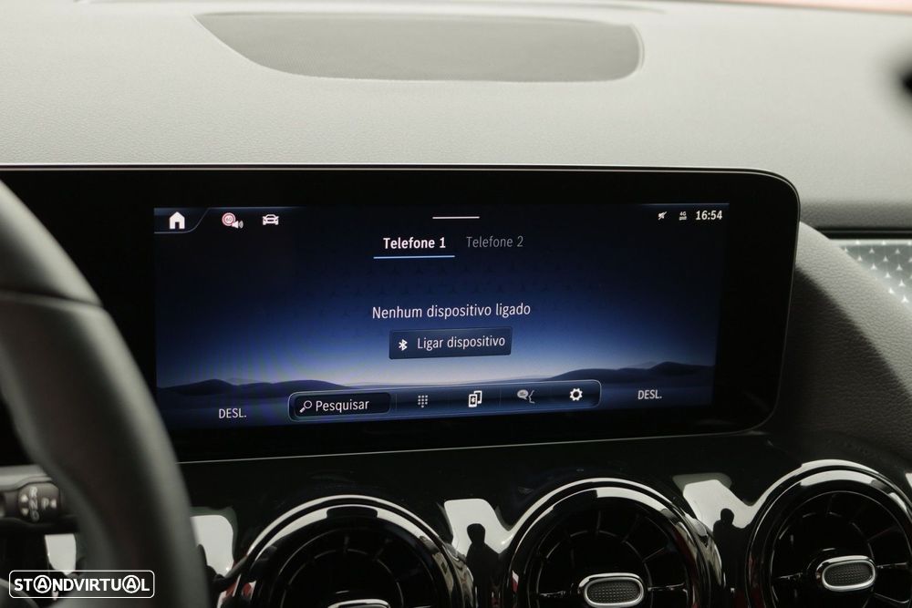 Mercedes-Benz GLA 180 d 8G-DCT - 48