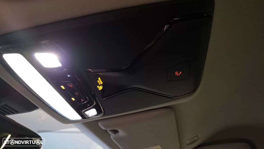 BMW 330 e Touring Corporate Edition Auto - 42