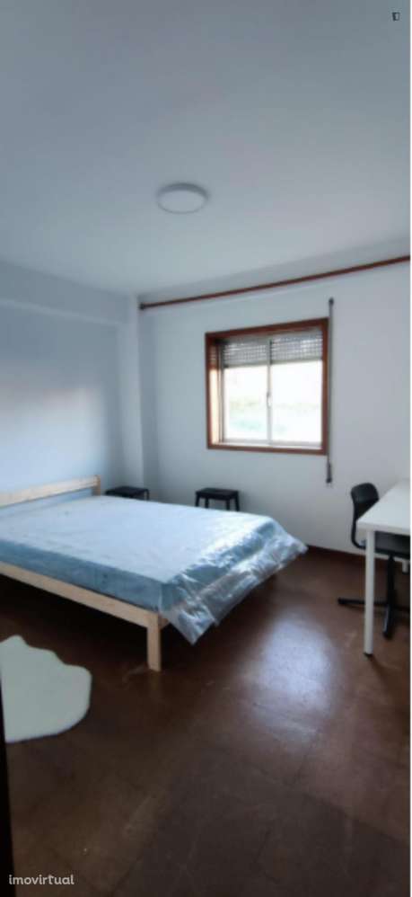Quarto - localizado em Campanhã Porto - Grande imagem: 2/8