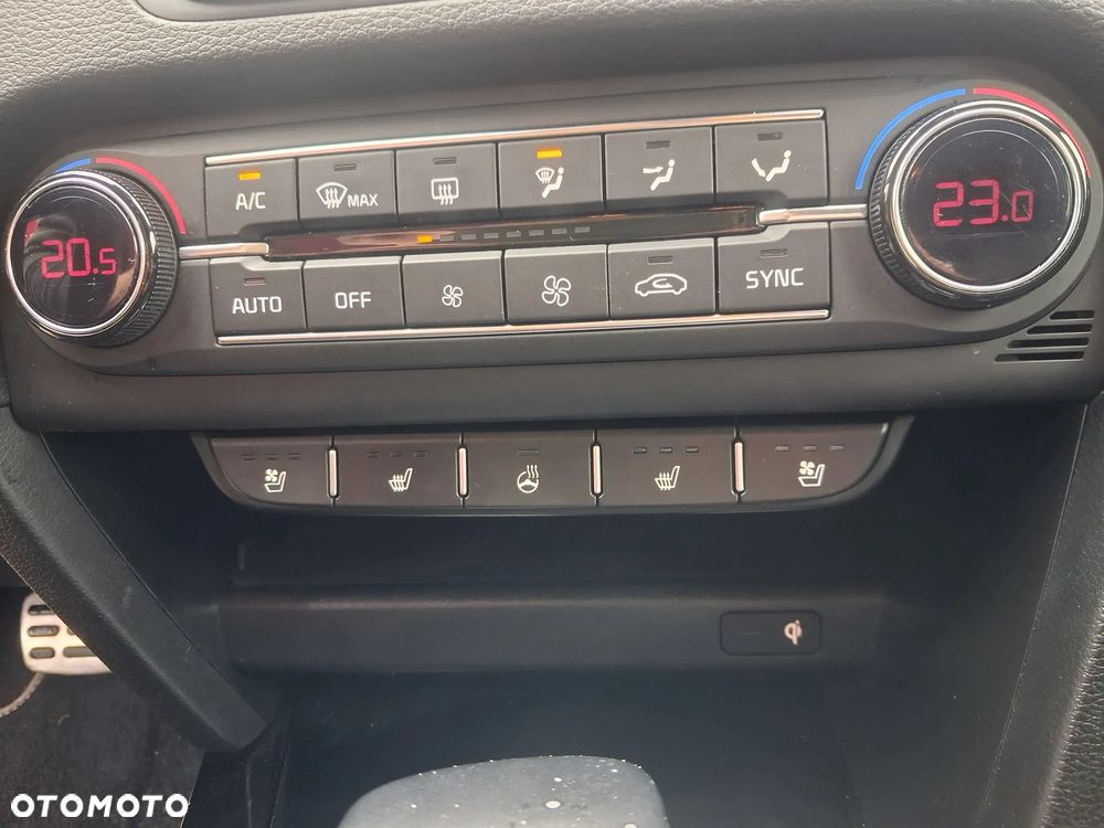 Kia XCeed - 18