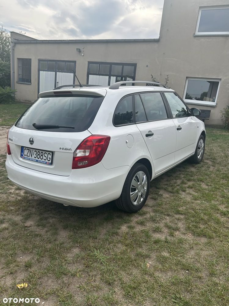 Skoda Fabia 2014 photo 5