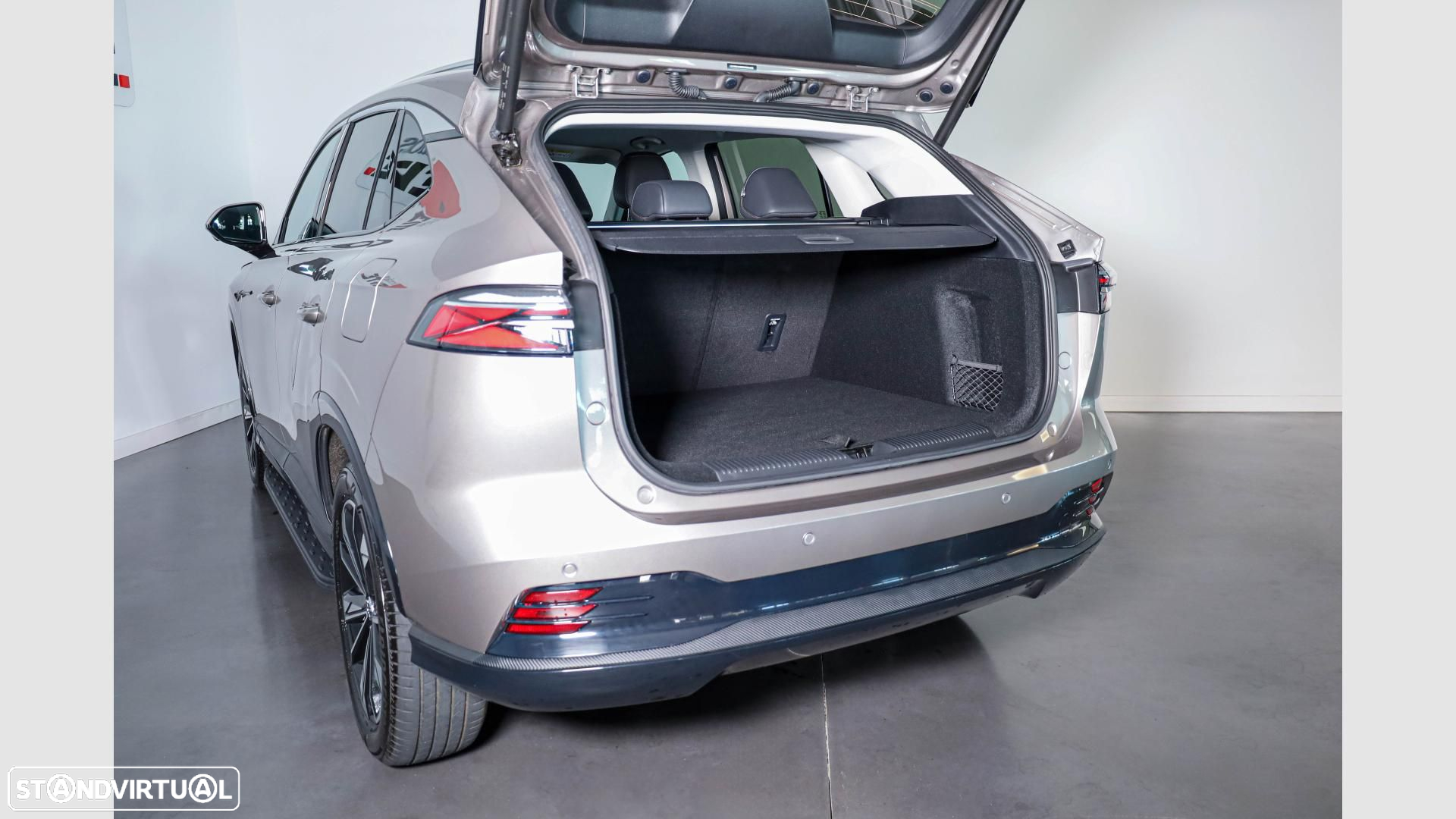 MG EHS 1.5 T-GDI Plug-in Hybrid Luxury - 19