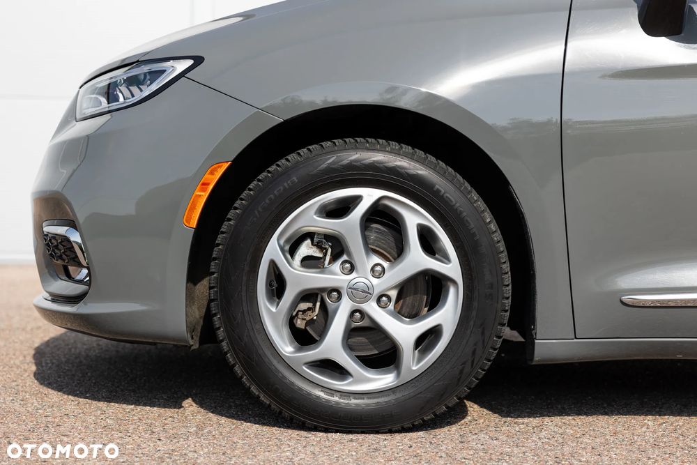 Chrysler Pacifica - 15