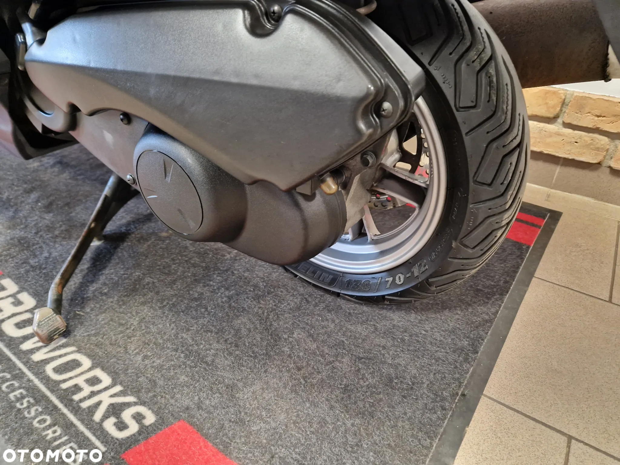 Suzuki Burgman - 16