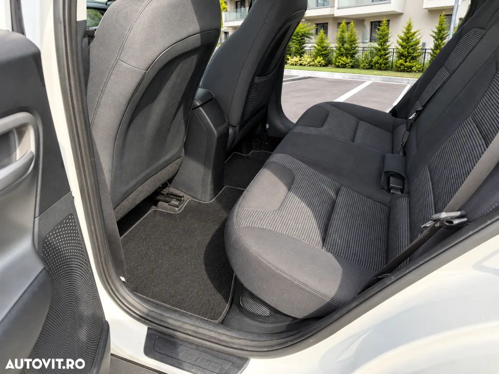 Kia Niro 1.6 GDI HEV 2WD OPF Aut. Edition 7 - 15