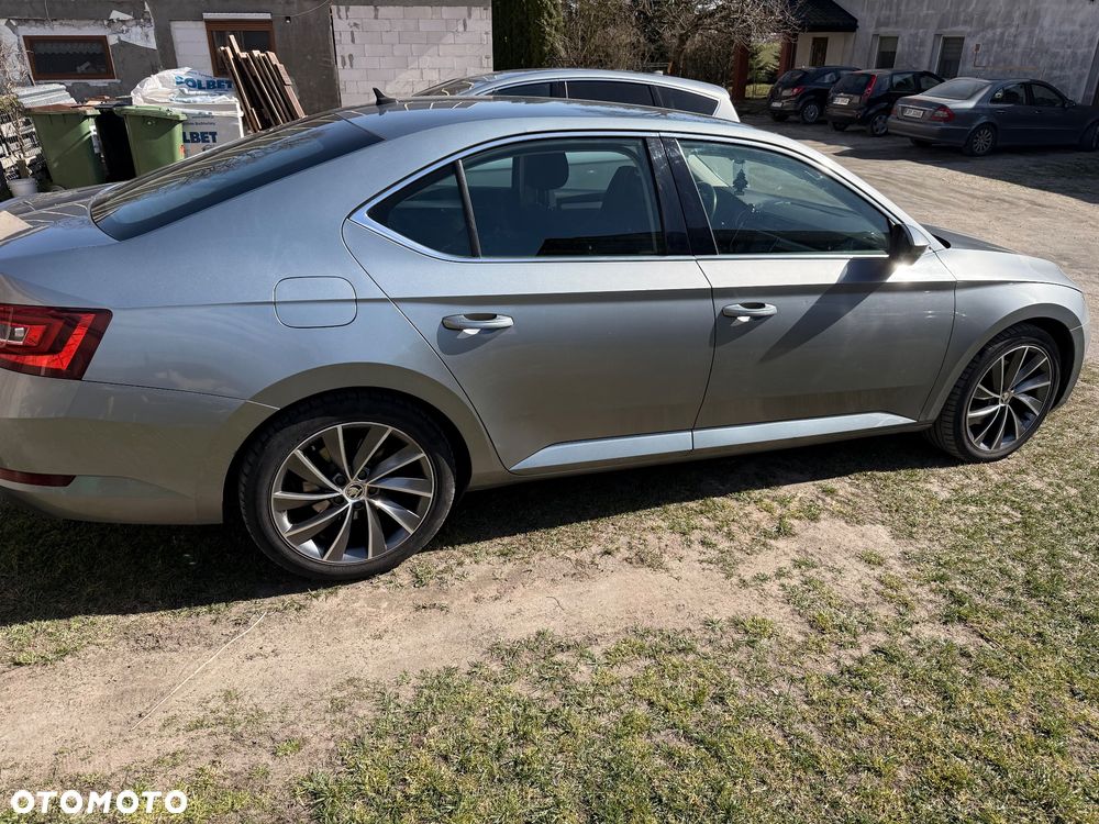 Skoda Superb 2.0 TDI 4x4 L&K DSG - 5