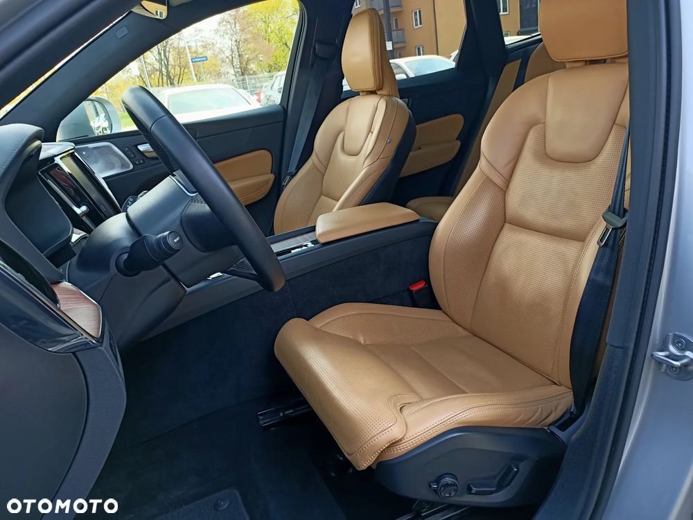 Volvo XC 60 T8 Plug-In Hybrid AWD Ultimate Bright - 9