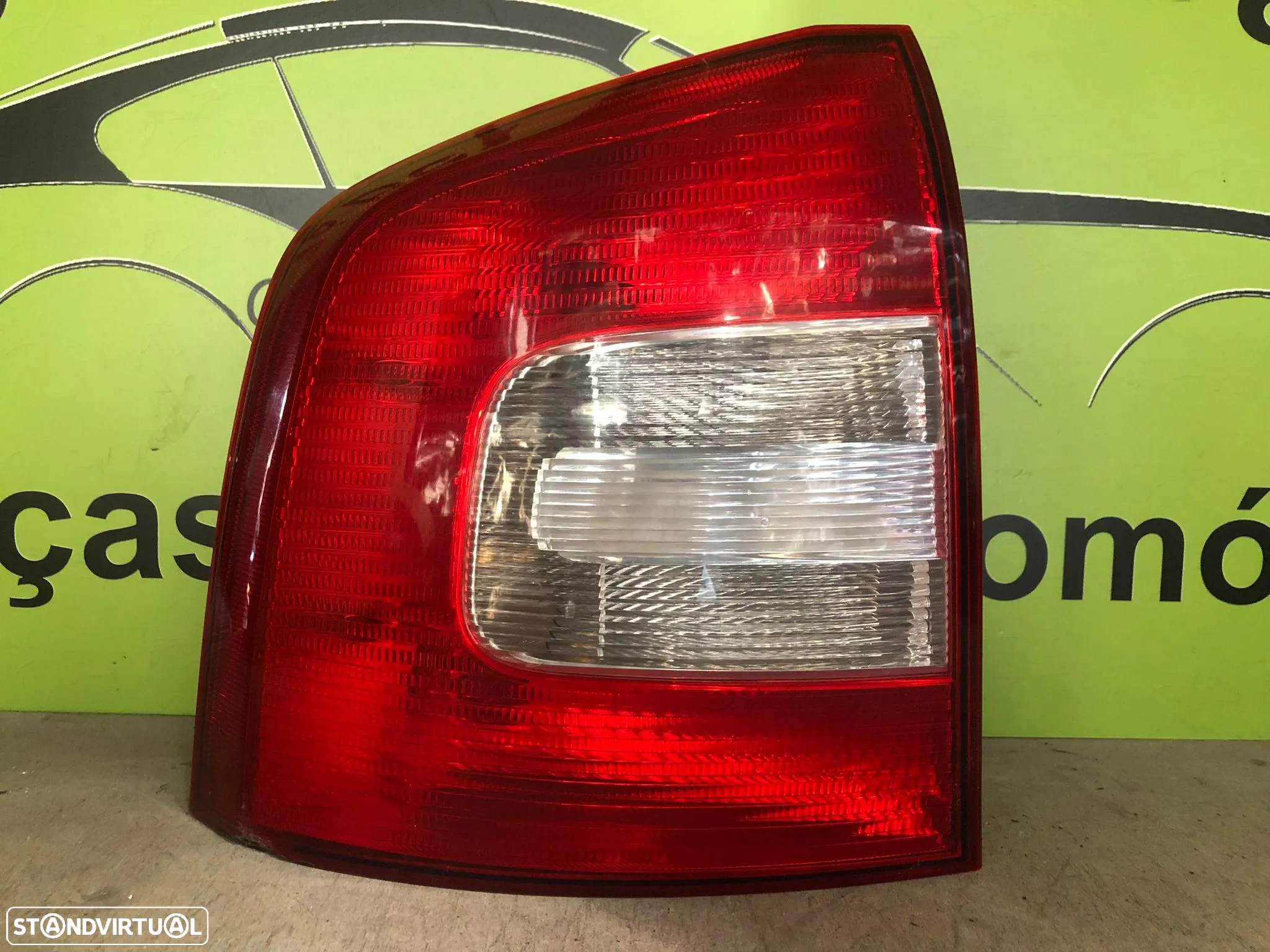 SKODA OCTAVIA SW FAROLIM - FT382 FT383 - 2