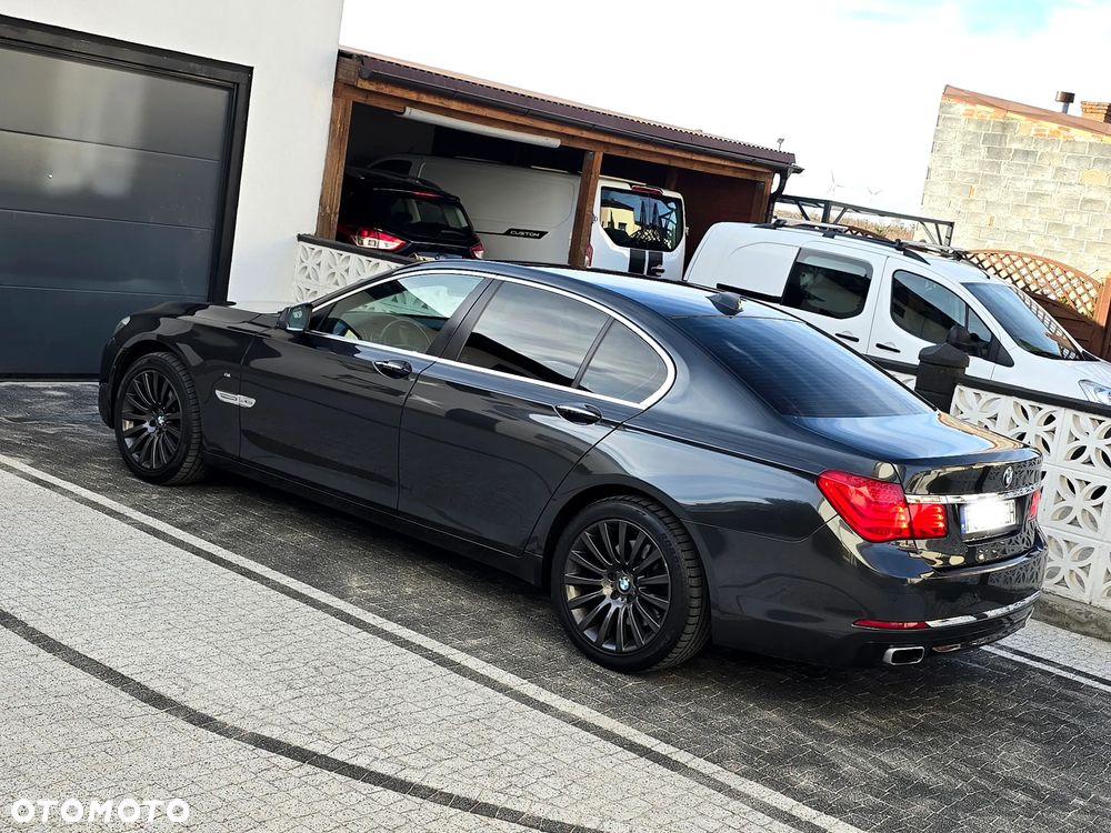 BMW Seria 7 740d xDrive - 14