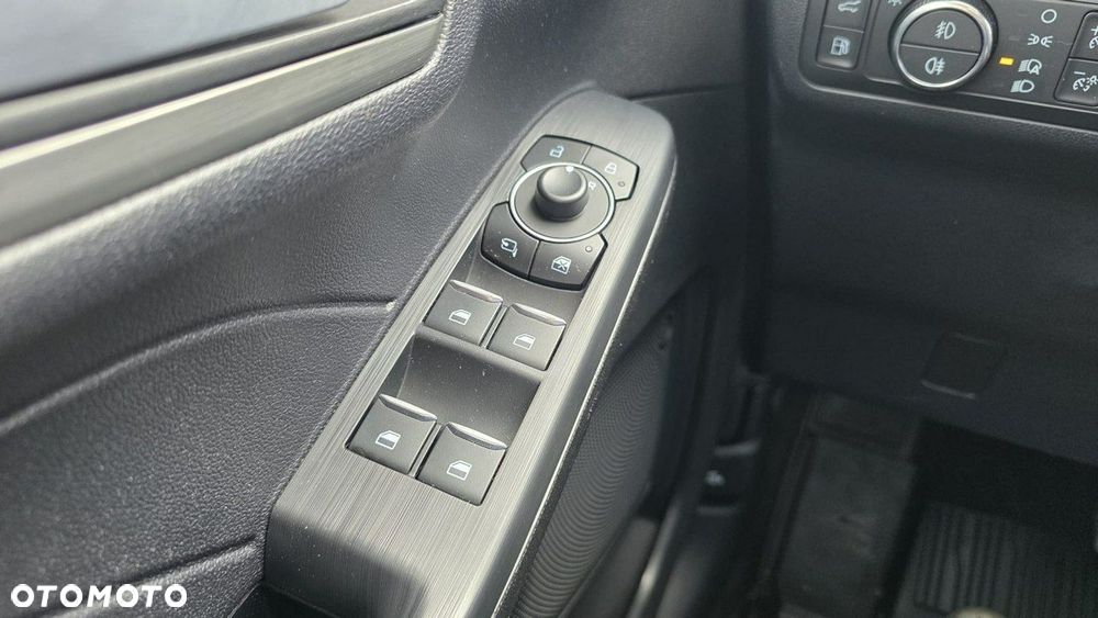 Ford Kuga - 22