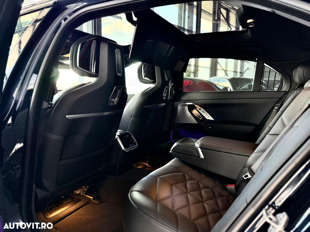 BMW Seria 7 740d xDrive MHEV - 14