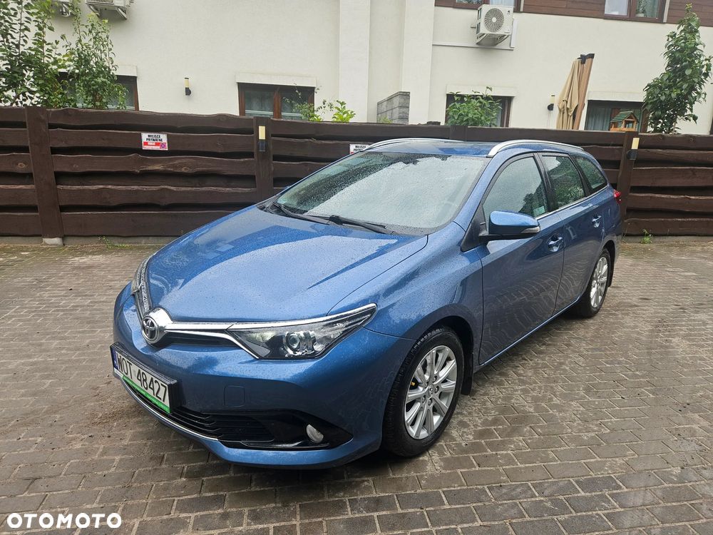 Toyota Auris 1.6 Premium MS - 9
