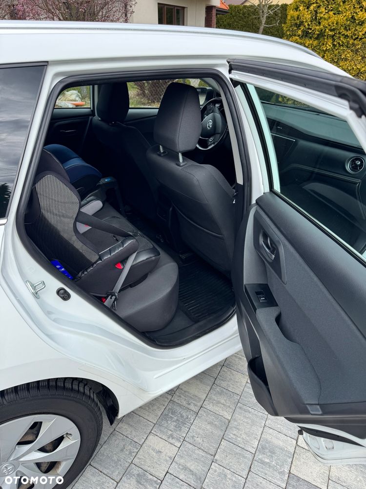 Toyota Auris 1.6 Comfort - 9
