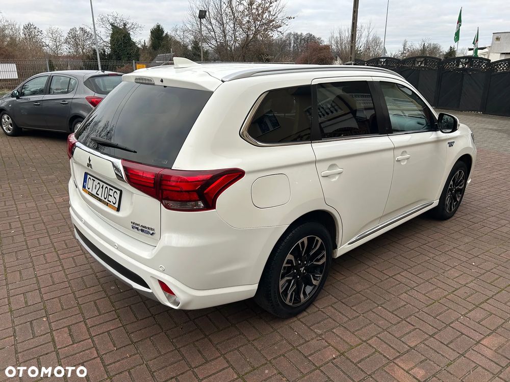 Mitsubishi Outlander 2.0 4WD Top - 21