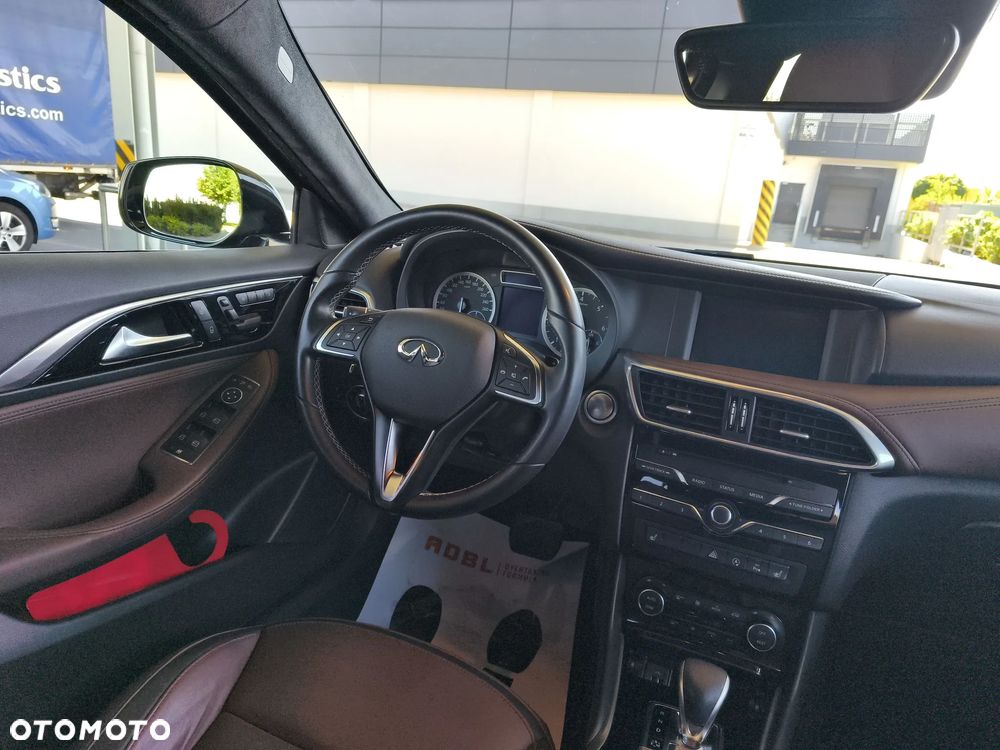 Infiniti QX30 2.2d Premium Tech AWD 7DCT - 10