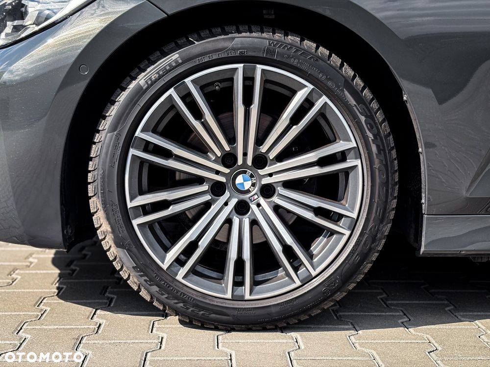 BMW Seria 3 320d Edition M Sport Shadow - 39