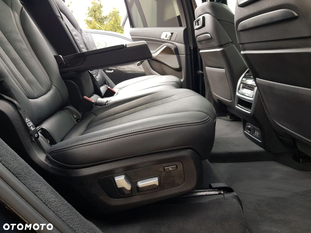 BMW X7 - 16