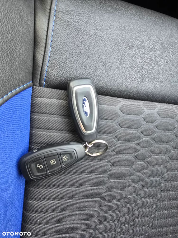 Ford Focus 2.0 EcoBoost ST mit Leder-Sport-Paket - 27