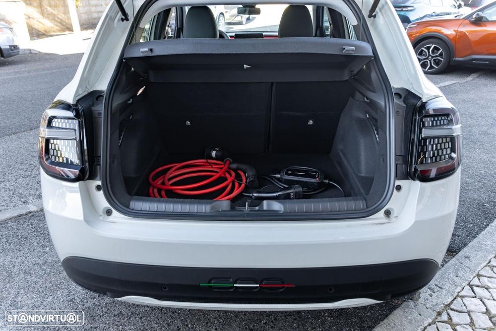 Fiat 600e 54 kWh (RED) — photo 5