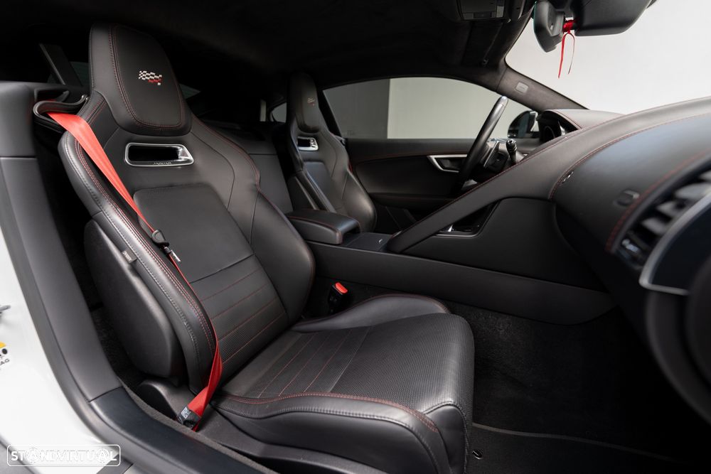 Jaguar F-Type 2.0 i4 Chequered Flag - 4