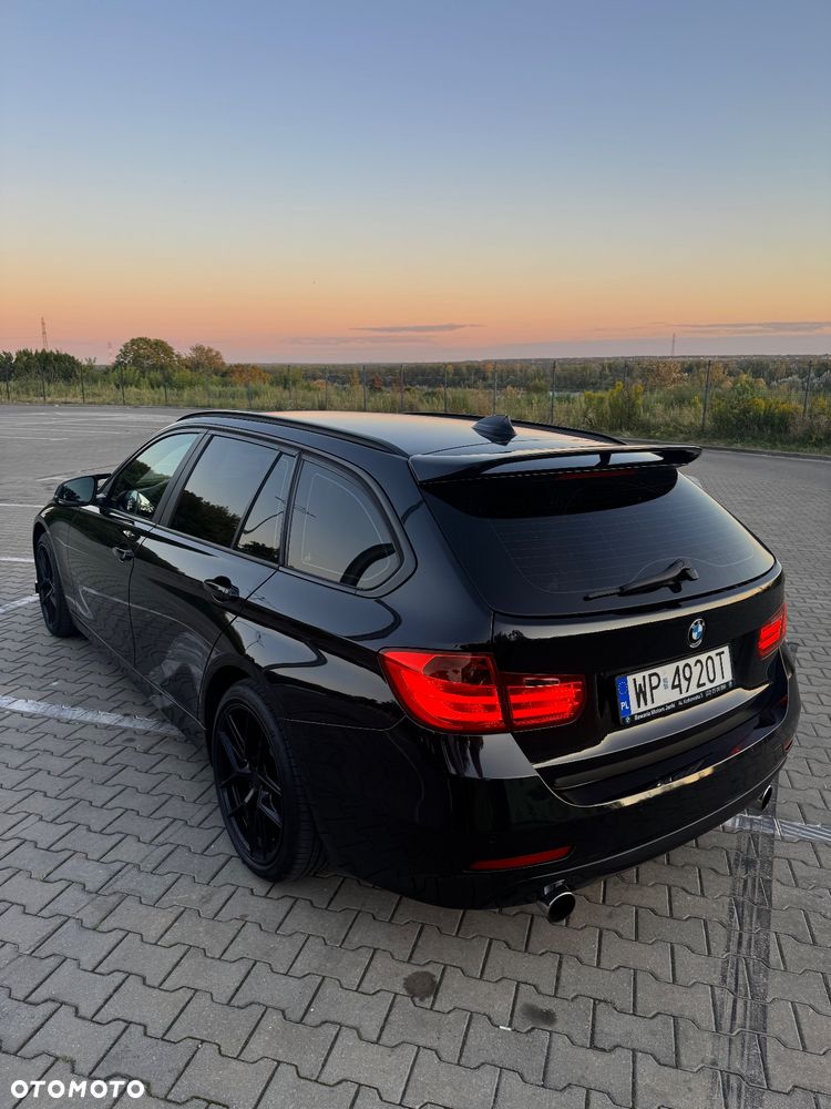 BMW Seria 3 318d Touring - 2