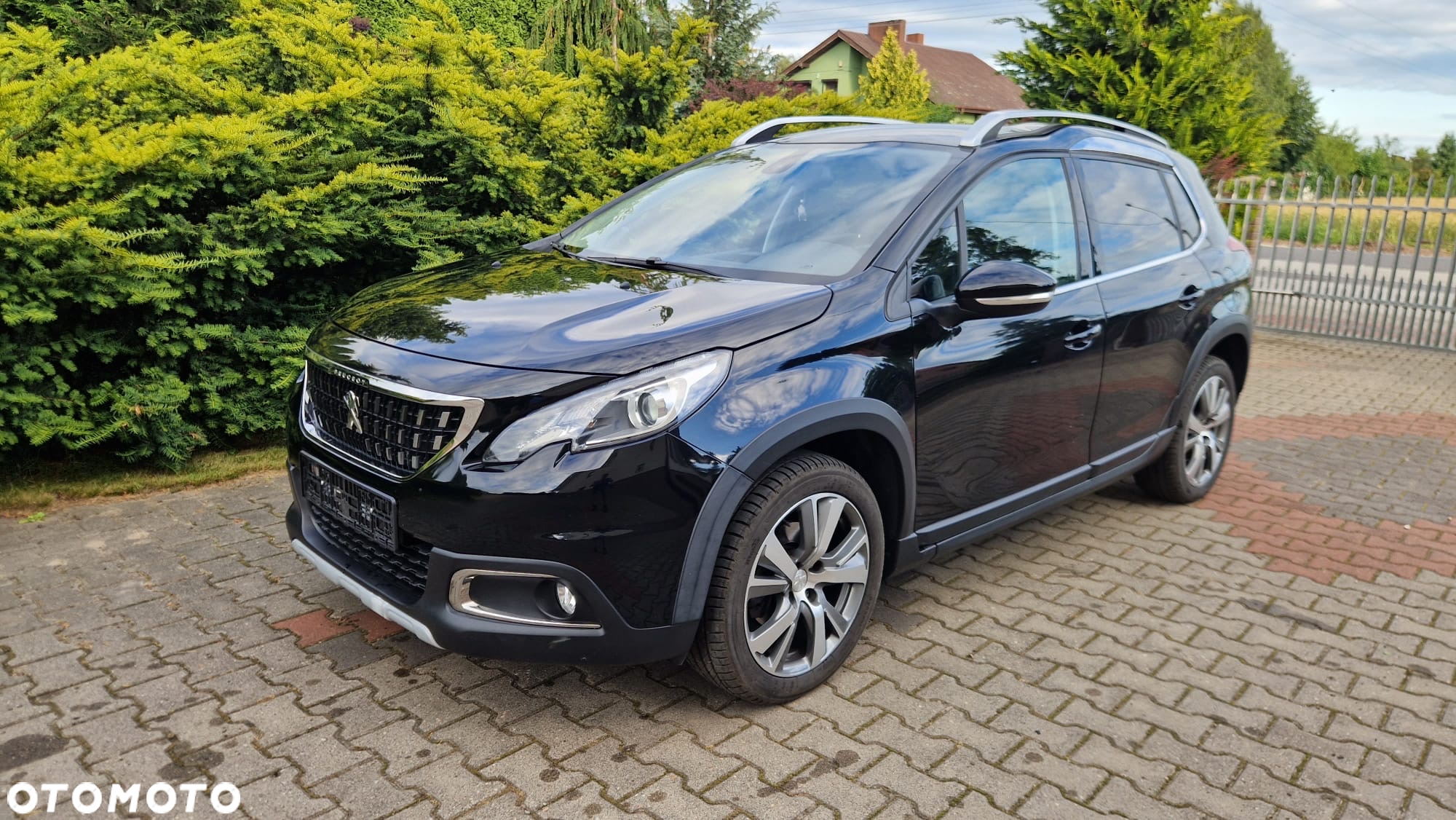 Peugeot 2008 1.2 Pure Tech GPF Allure S&S EAT6 - 4