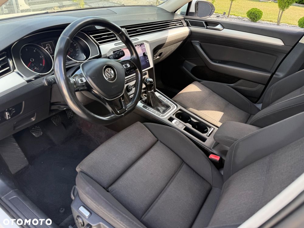 Volkswagen Passat 2.0 TDI BMT Comfortline - 22