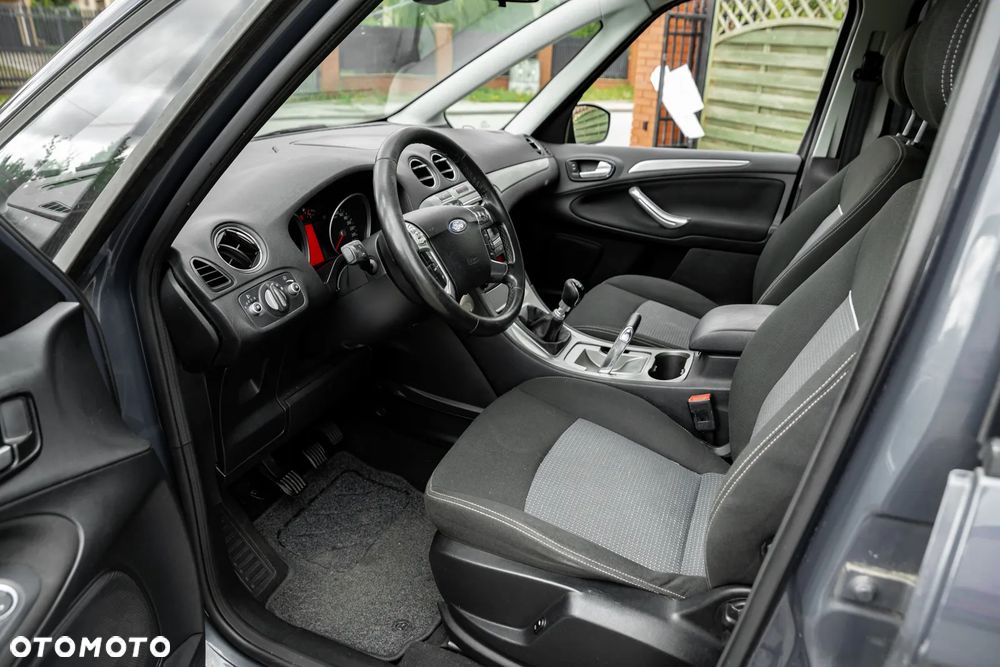 Ford Galaxy 2.0 TDCi Ghia - 16