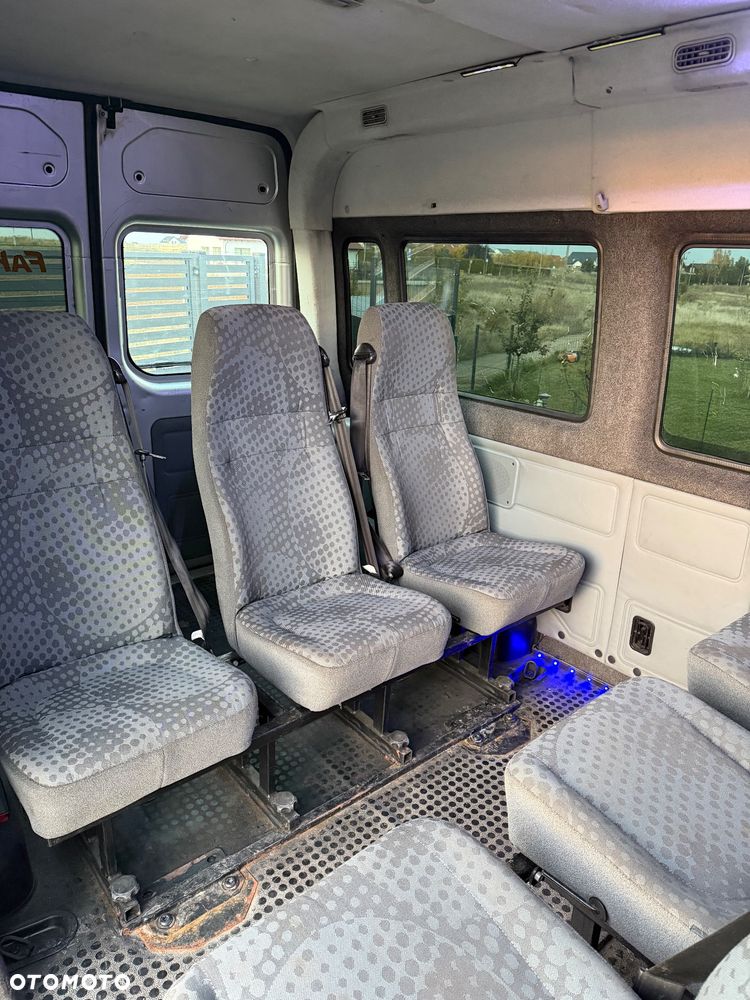 Ford Transit - 12