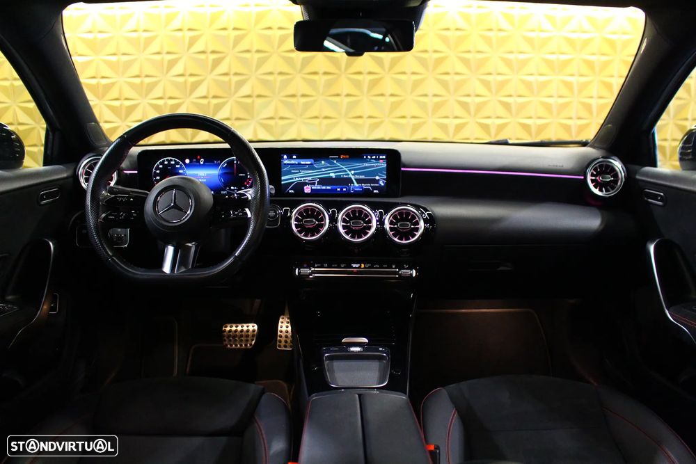 Mercedes-Benz A 250 e AMG Line - 16