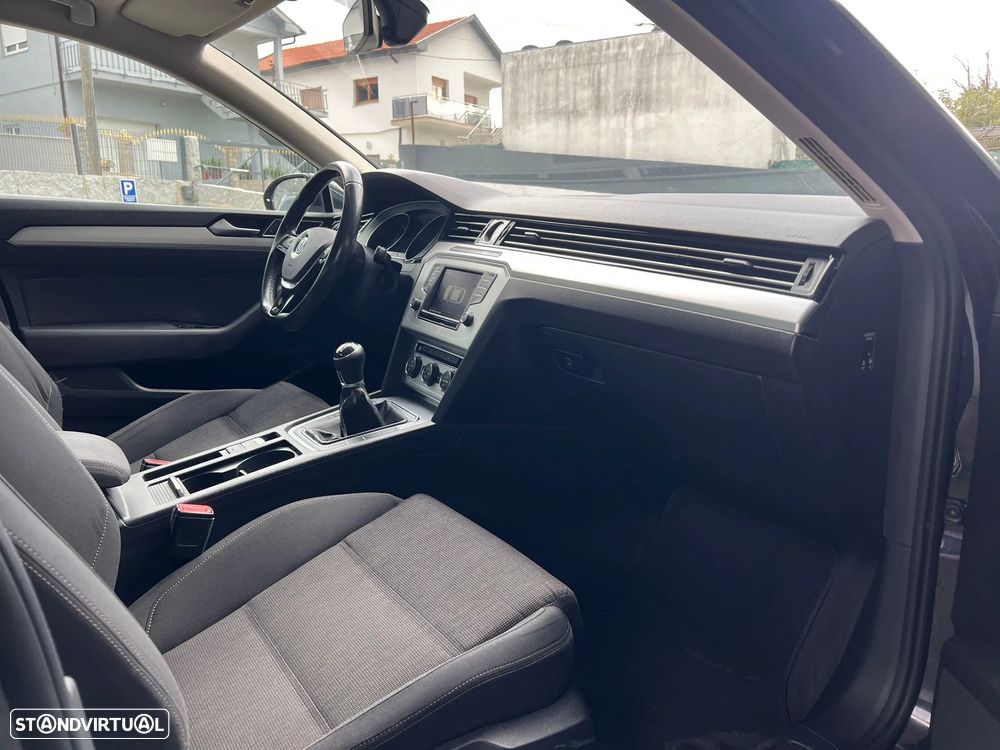 VW Passat 1.6 TDI BlueMotion - 10