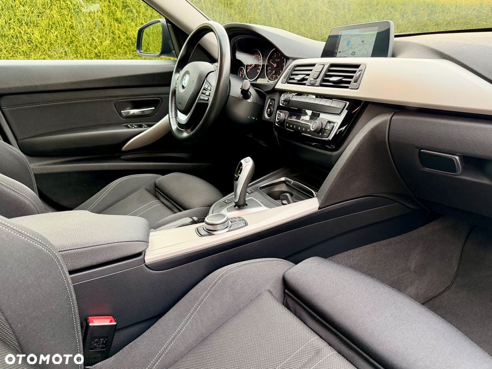 BMW Seria 3 320d xDrive Advantage sport - 13