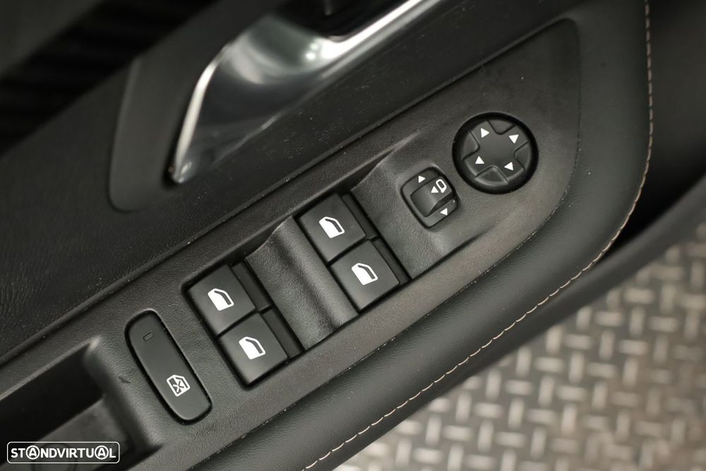 Peugeot e-208 51 kWh Allure - 21