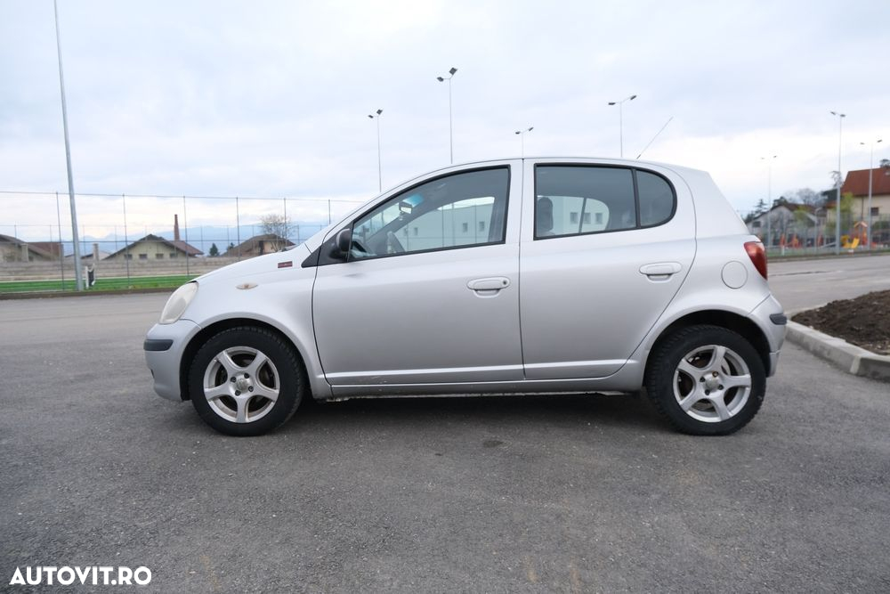 Toyota Yaris - 12