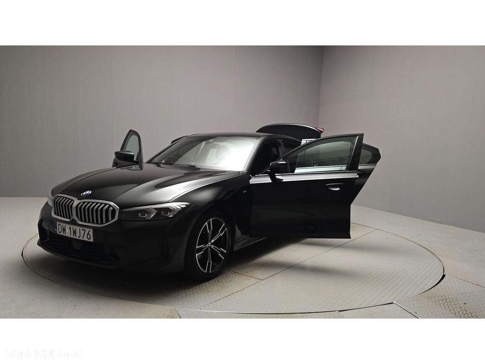 BMW Seria 3 320d xDrive M Sport - 9